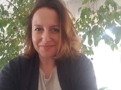 Katja Kurz Vorschaubild izel oeztuerk, portrait